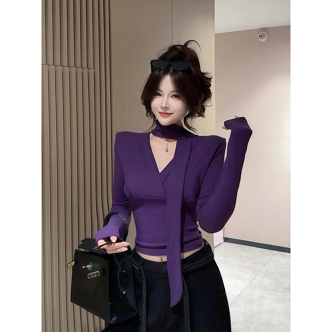 纯欲辣妹挂脖V领长袖T恤女早秋新款修身显瘦小众设计感打底衫上衣