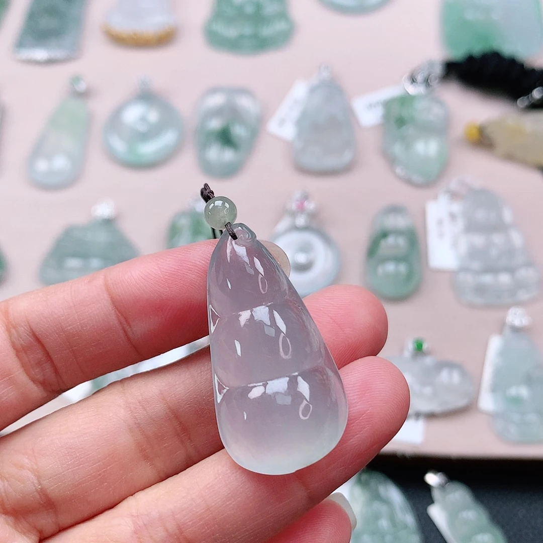 翡翠颈饰未镶嵌福豆