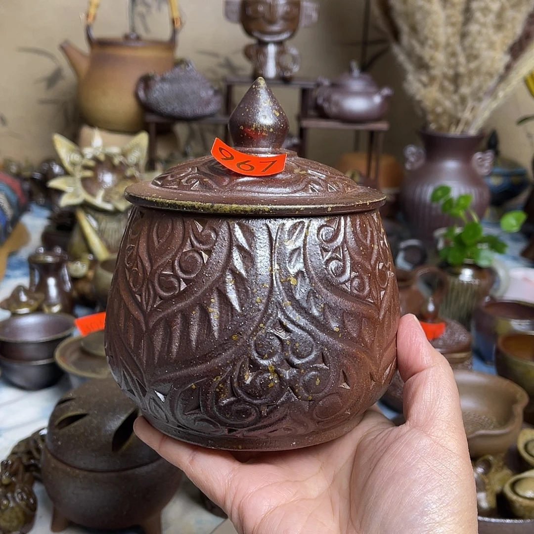 手雕莲花茶叶罐啊