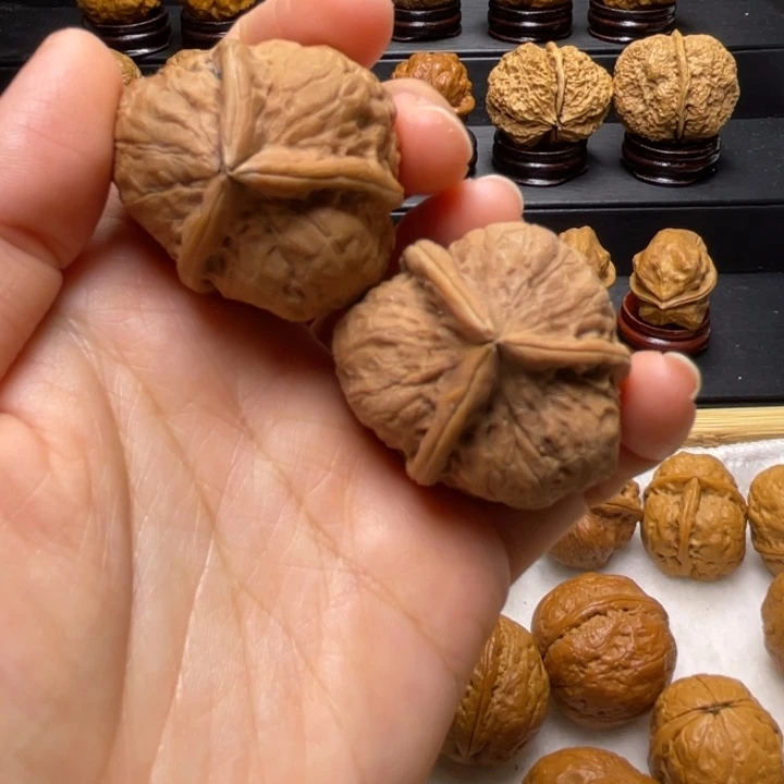 把件文玩核桃25新果三棱4Y