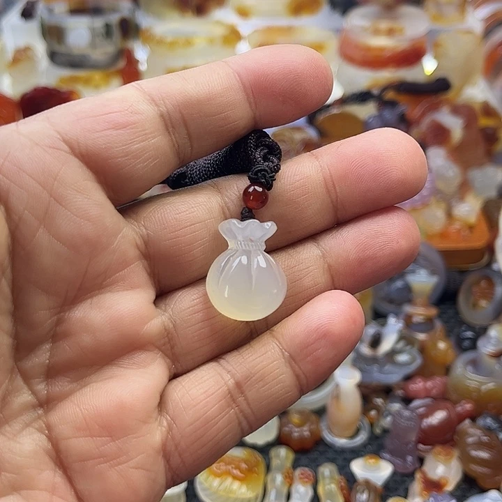 玛瑙/玉髓未镶嵌颈饰