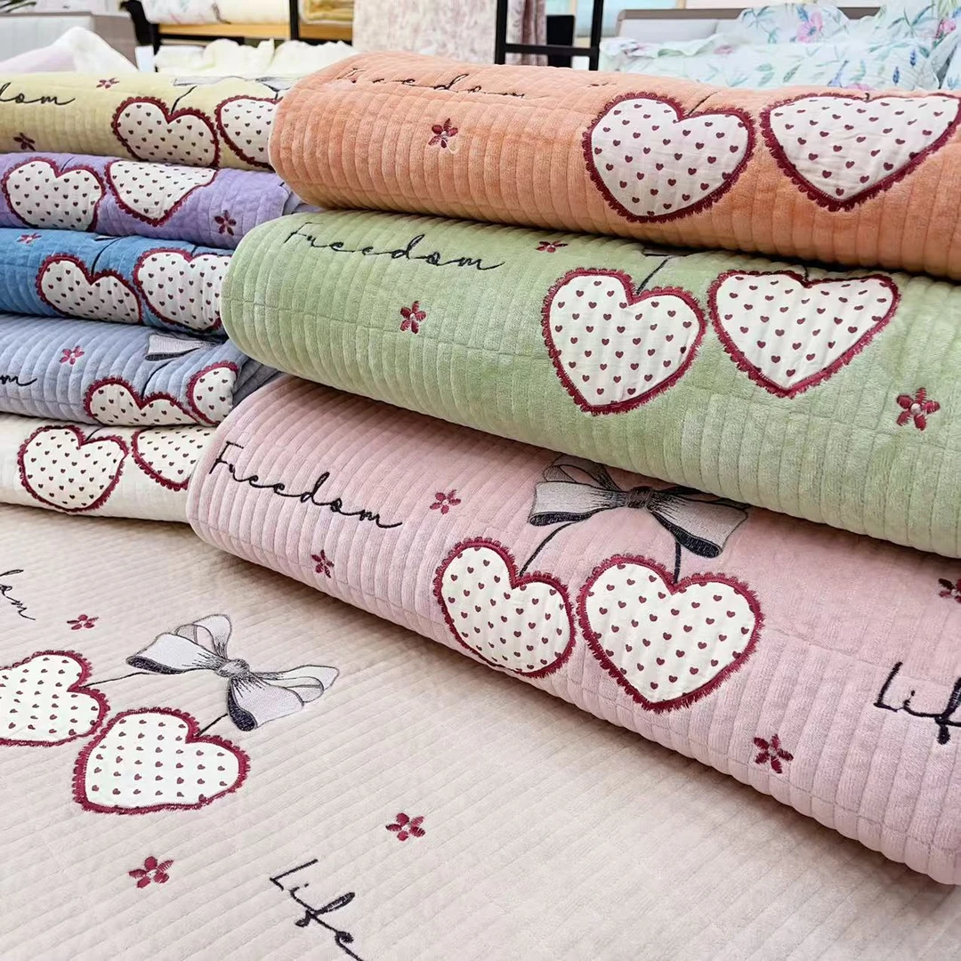 秋冬保暖绒毯柔软夹棉贴布绣绗缝加厚2.0*2.3【樱桃双面绒床盖】