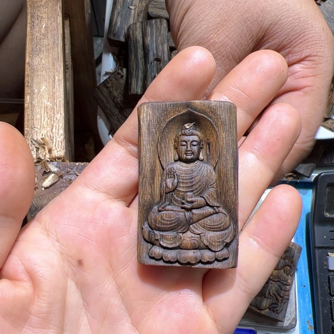 吊坠沉香夏**雪绿棋如来9.3克