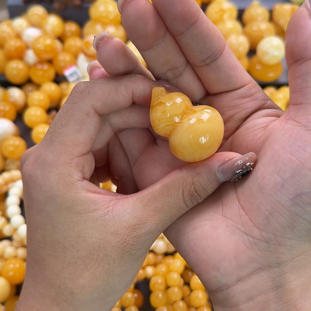 蜜蜡未镶嵌珠宝奇石