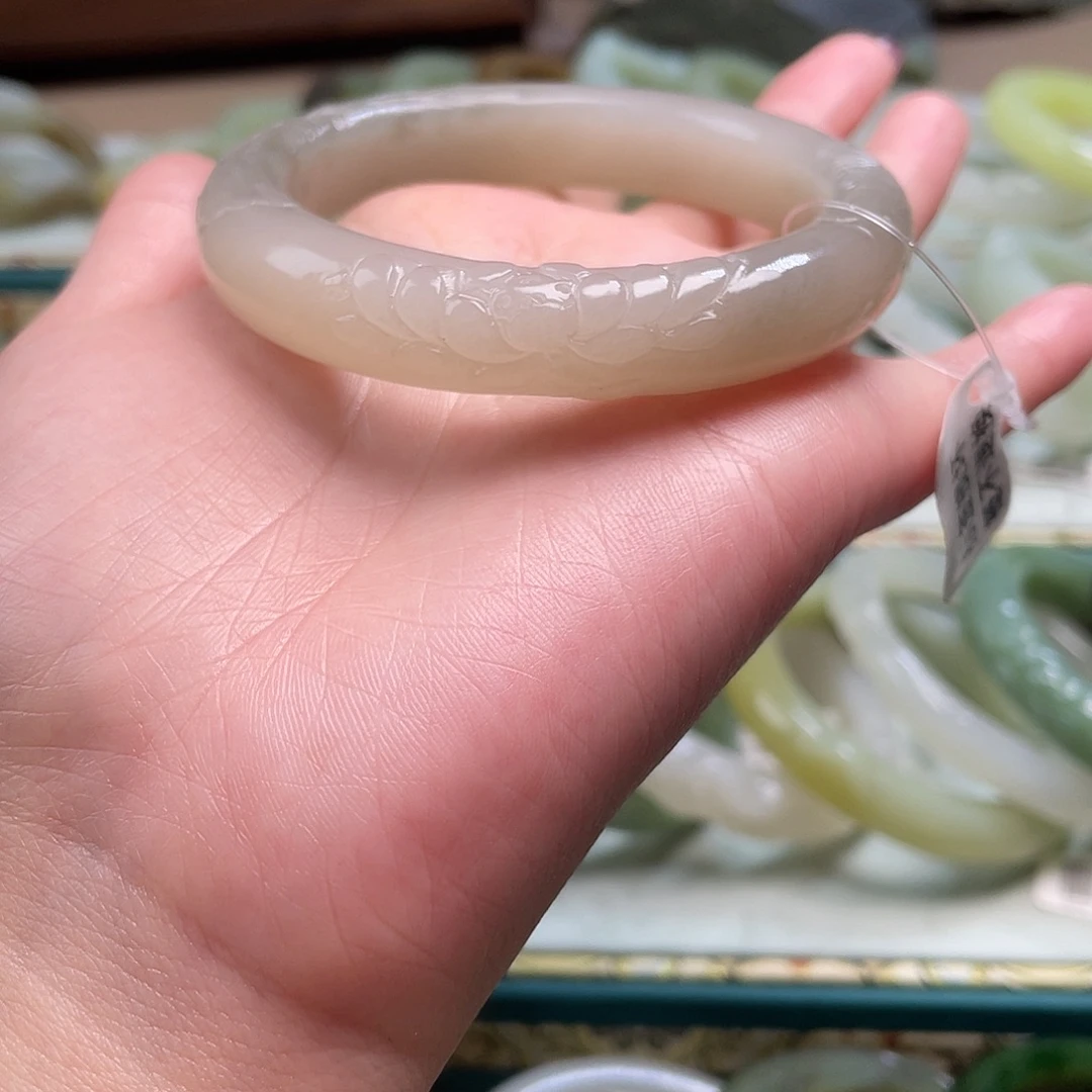 和田玉未镶嵌手镯55