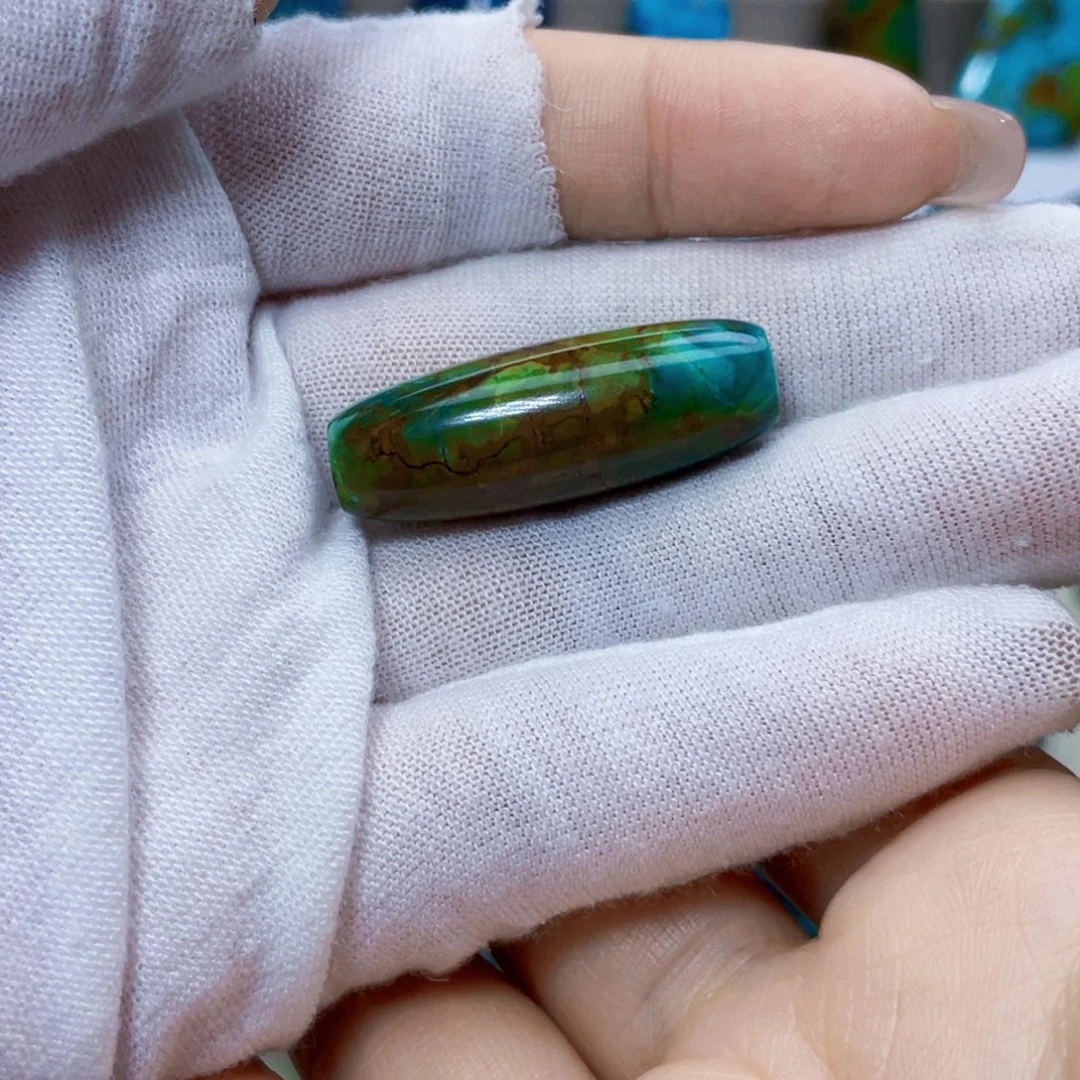 绿松石未镶嵌饰品