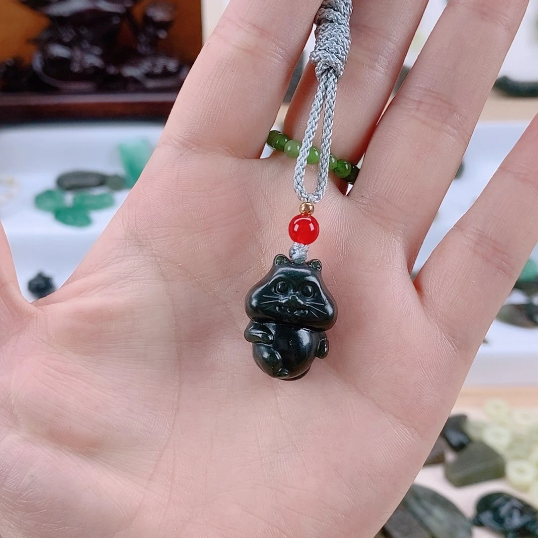 和田玉未镶嵌吊坠(赠链)