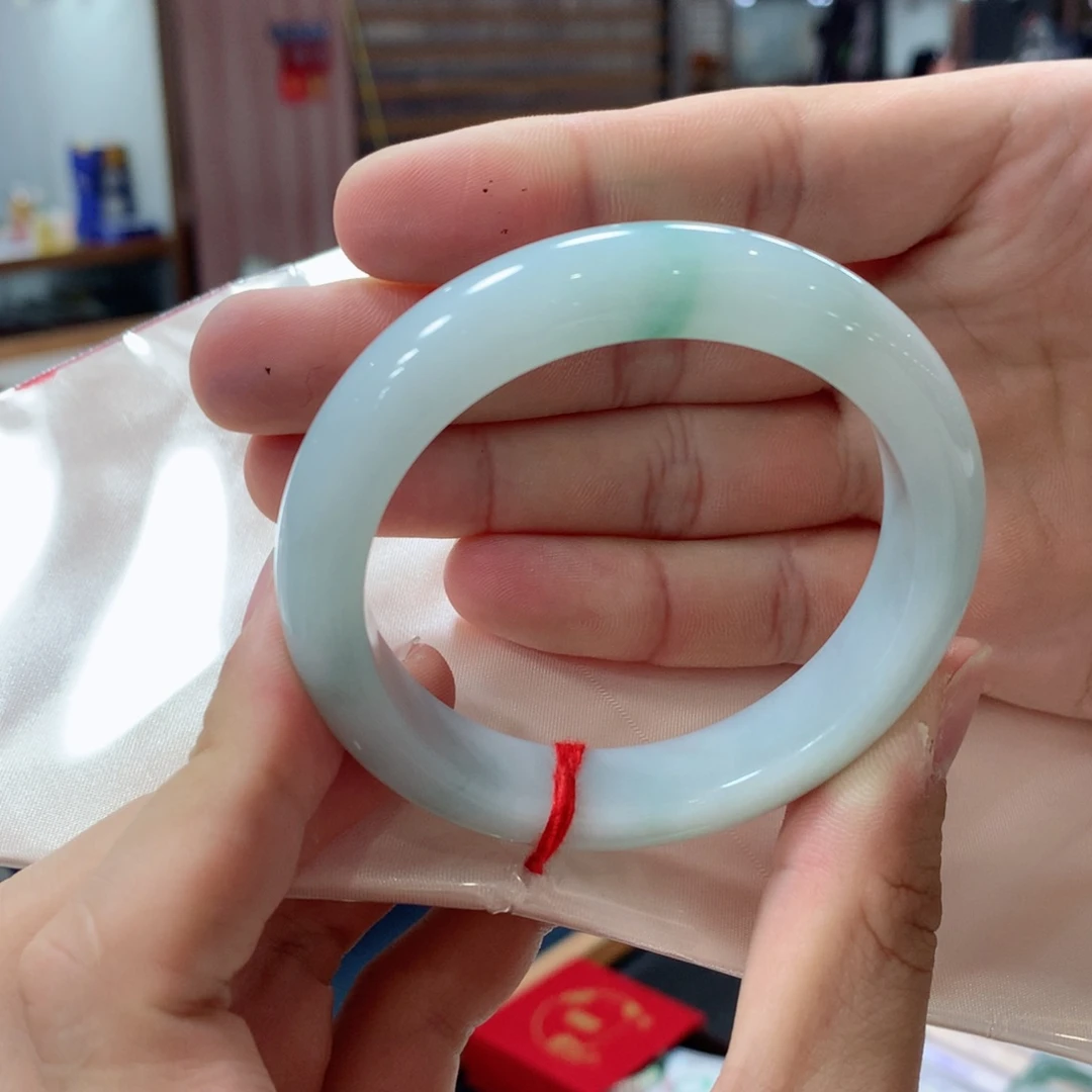 翡翠未镶嵌手镯买断