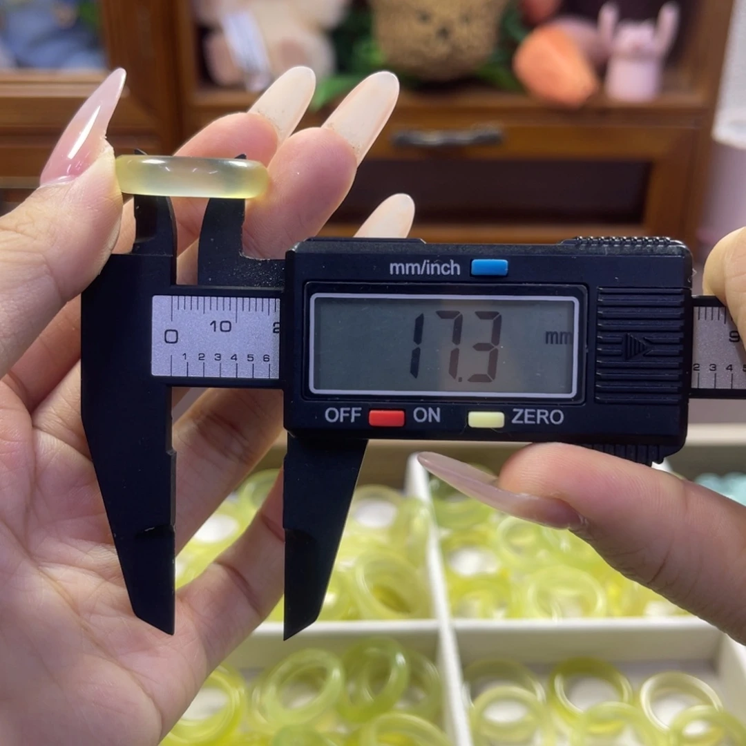 蛇纹石玉未镶嵌手镯12