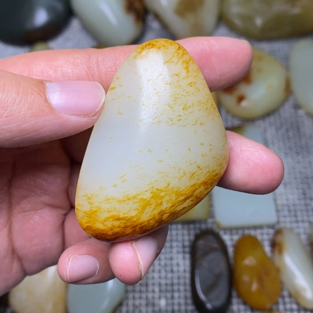 用***5定制和田玉未镶嵌挂件