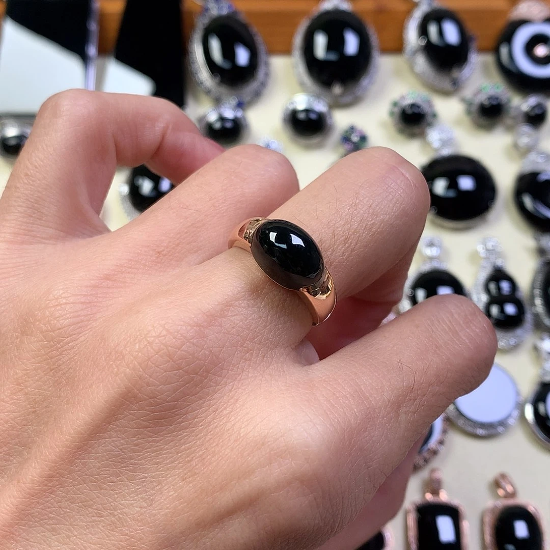 翡翠18K金镶嵌戒指