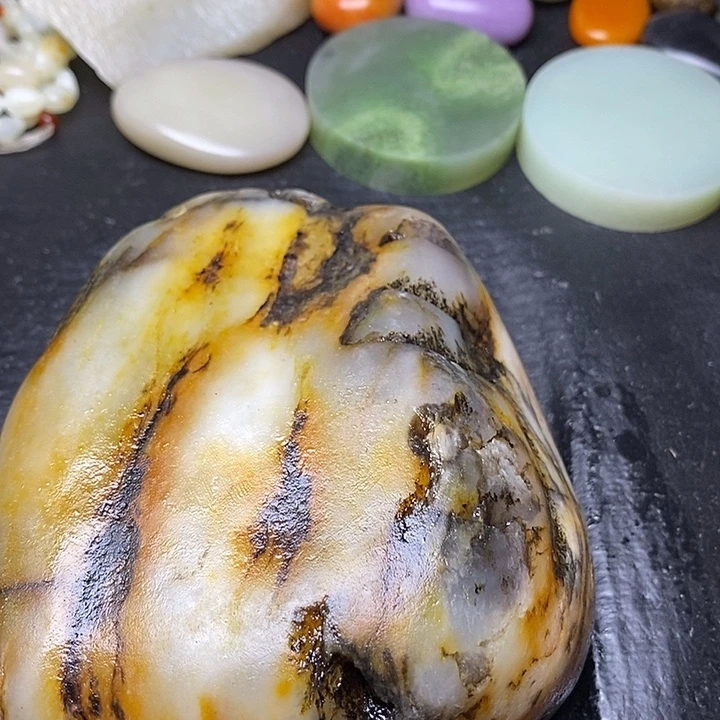 未镶嵌和田玉摆件
