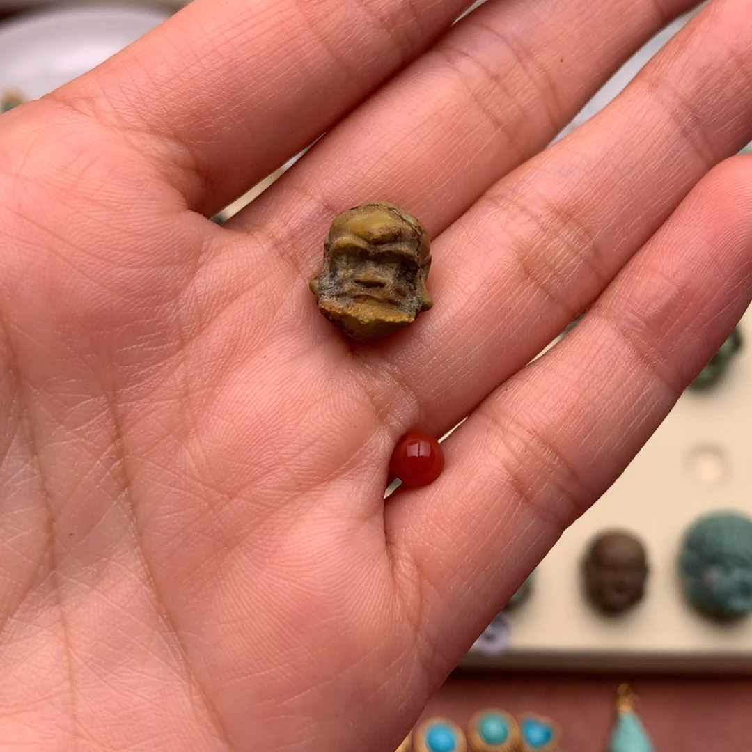 南红玛瑙配饰未镶嵌