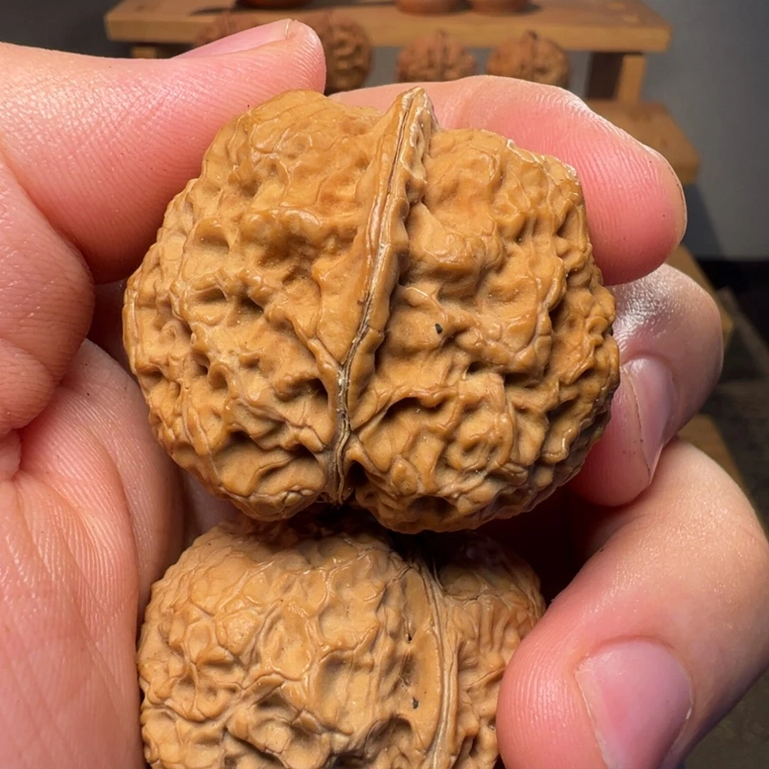 吊坠文玩核桃天山神座40mm