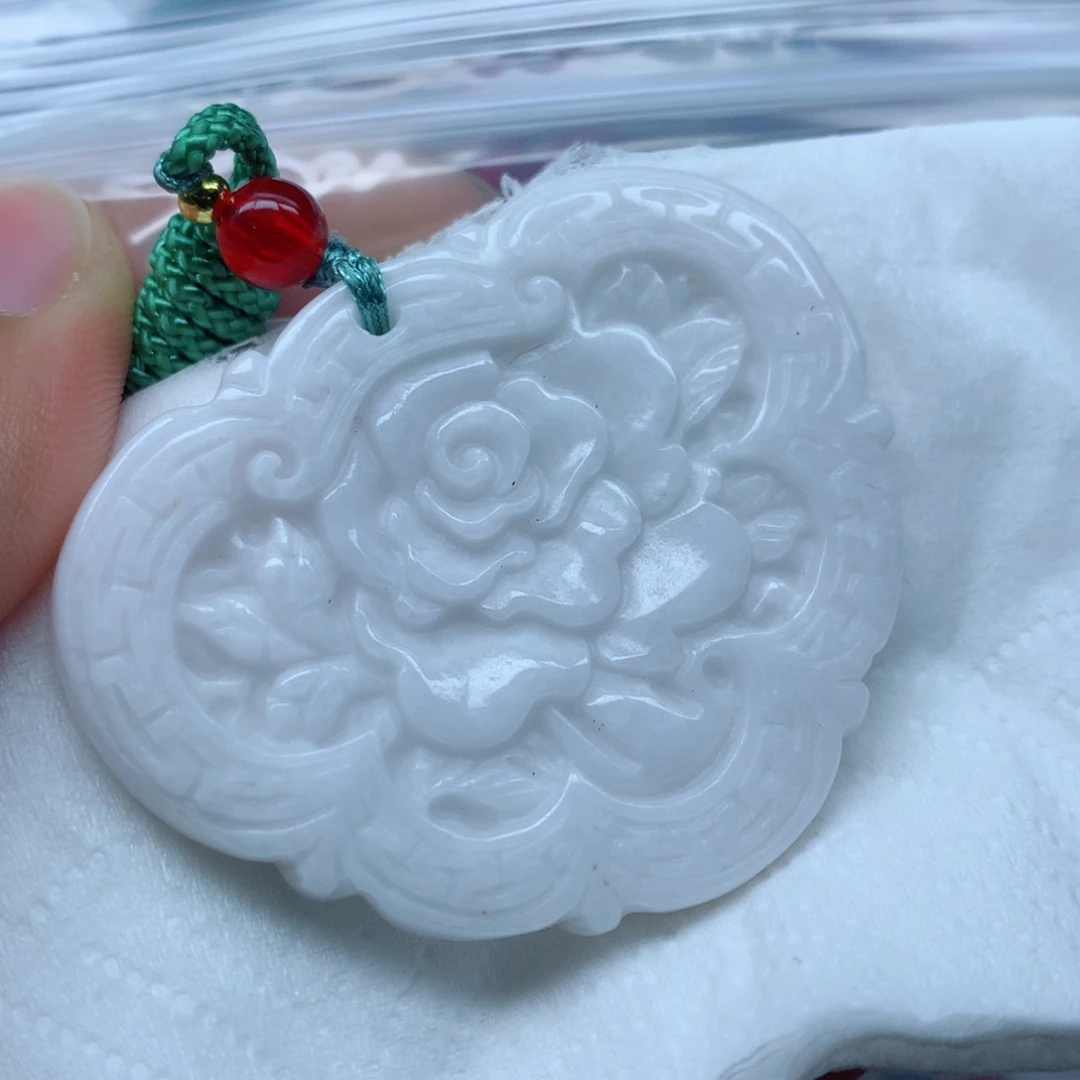 翡翠颈饰未镶嵌牌子
