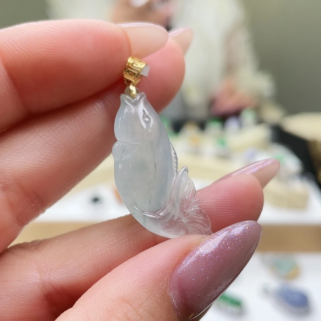 翡翠18K金镶嵌颈饰，