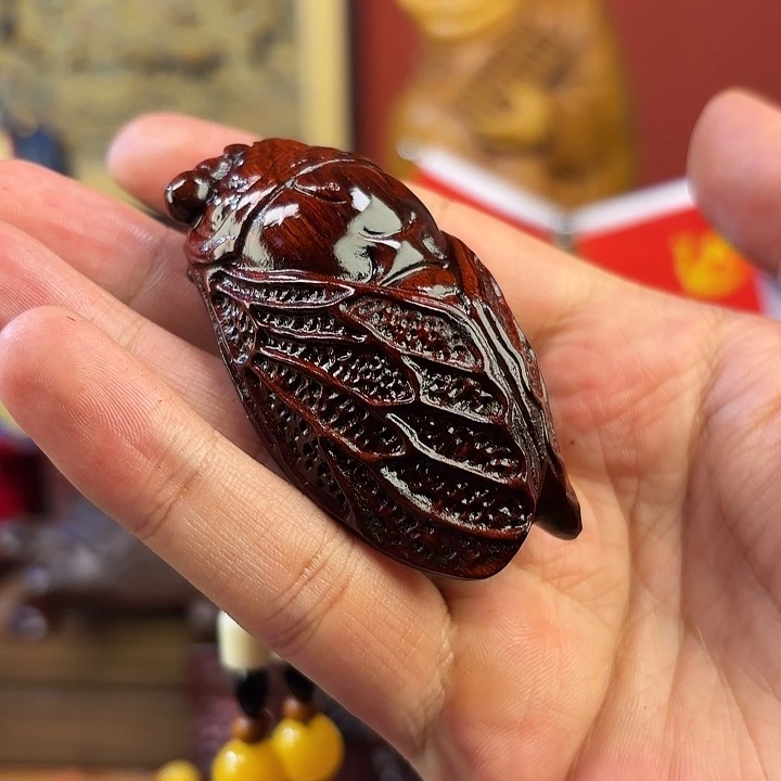 非洲紫檀（红花梨）蝉