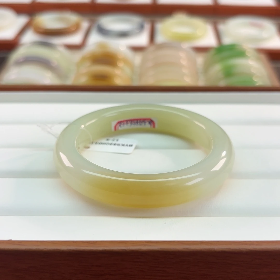 和田玉未镶嵌手镯【三色糖镯】