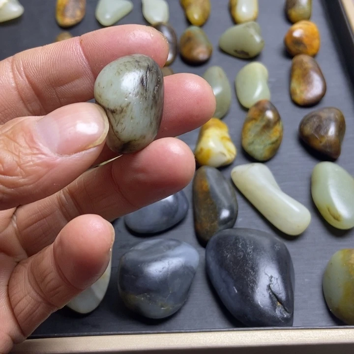 名***剑和田玉（糖玉）未镶嵌珠宝奇石