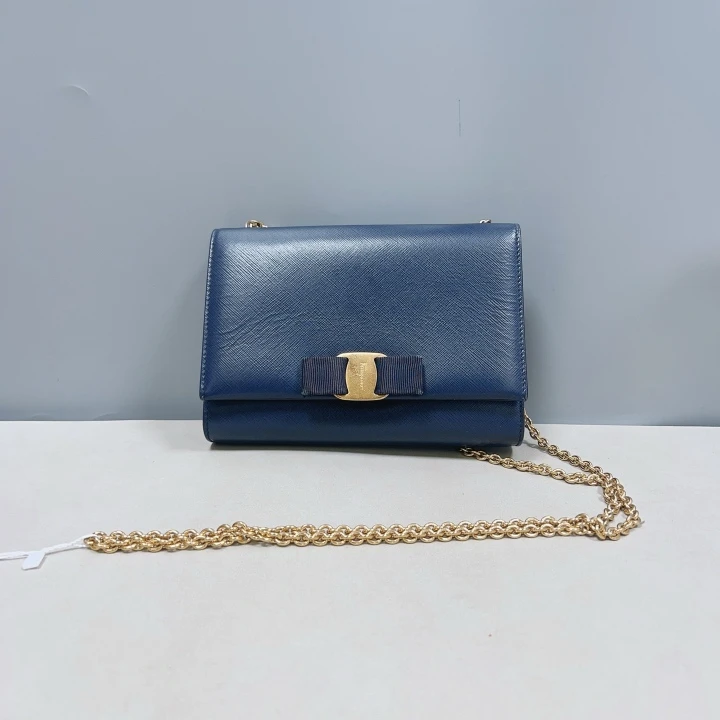 95新 FERRAGAMO/菲拉格慕 蓝色蝴蝶结链条包 2276 4971