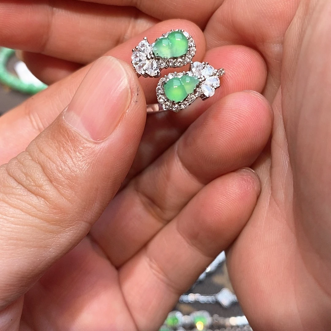 丫***丫翡翠银S925镶嵌戒指葫芦戒指