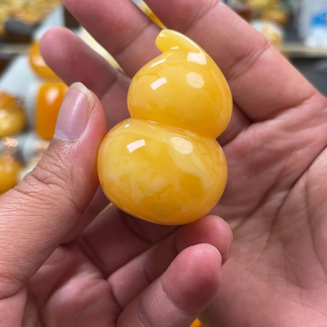 蜜蜡未镶嵌珠宝奇石