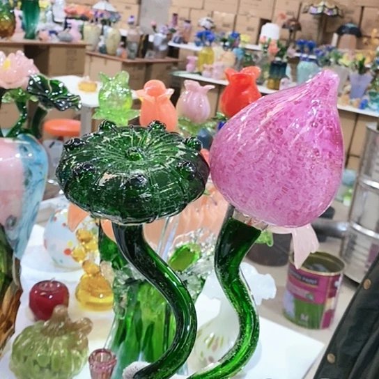 琉璃花瓶高45厘米宽9厘米