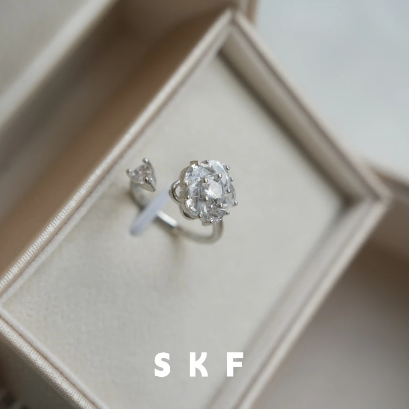 黄铜合成锆石戒指 山茶花旋转花朵精致个性戒指F1831