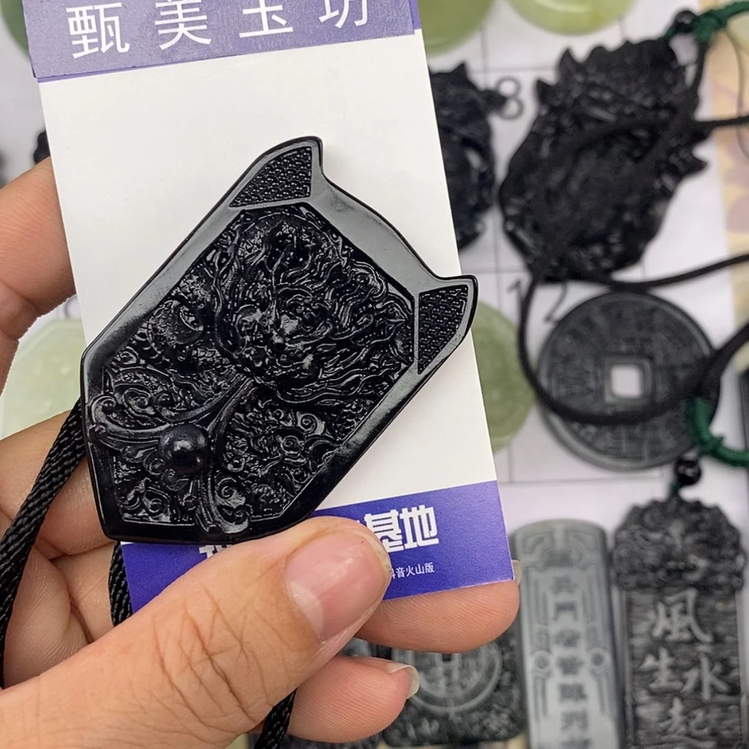 【闪购商品】未镶嵌岫玉挂件周*森挂件
