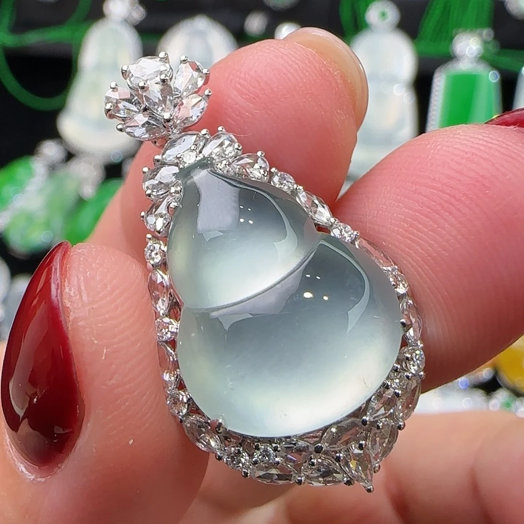 翡翠18K金镶嵌颈饰天然翡翠