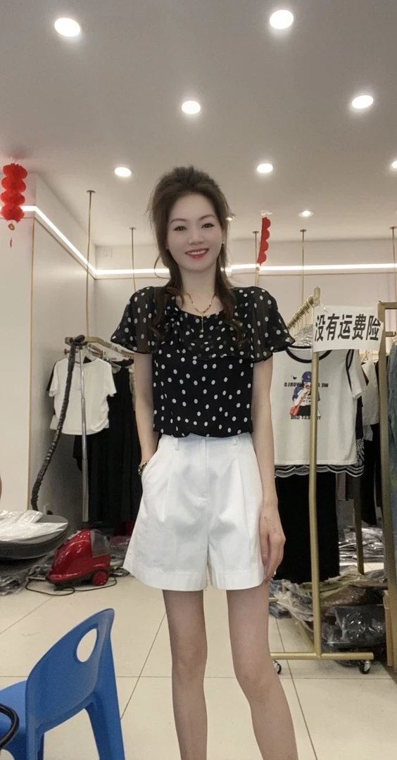2025新款时尚百搭波点小上衣