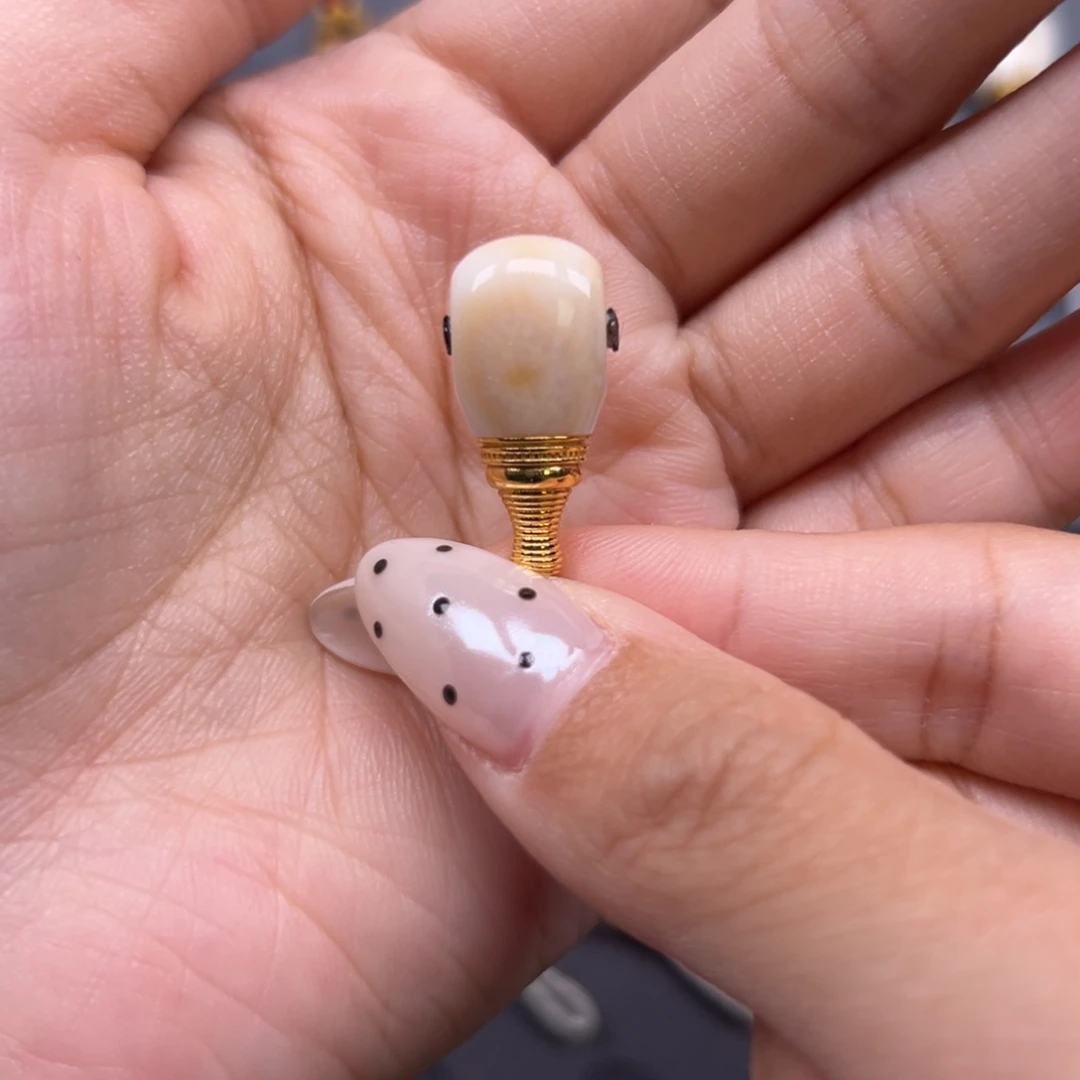 琥珀未镶嵌裸石10.4mm