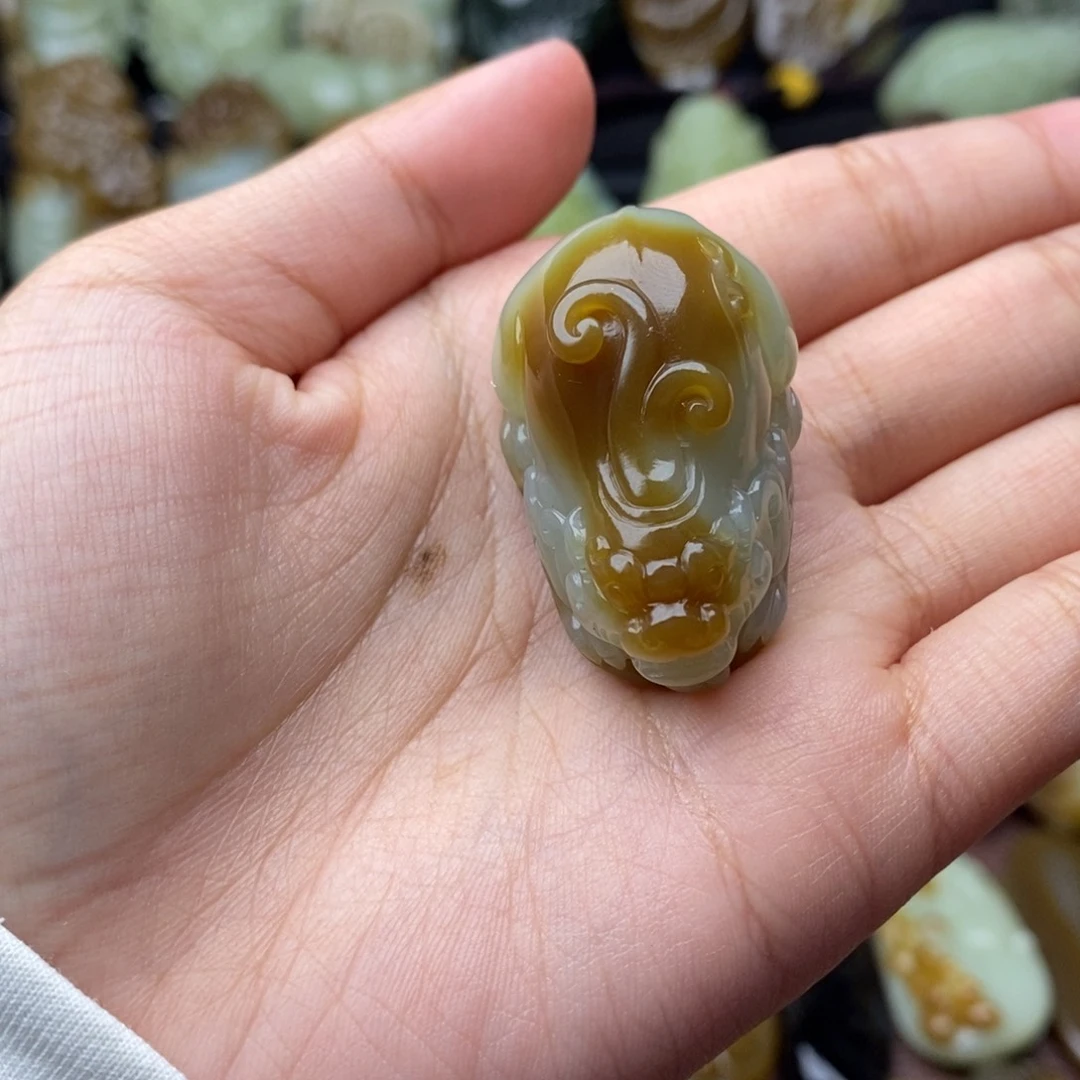 项链未镶嵌和田玉（糖玉）东*