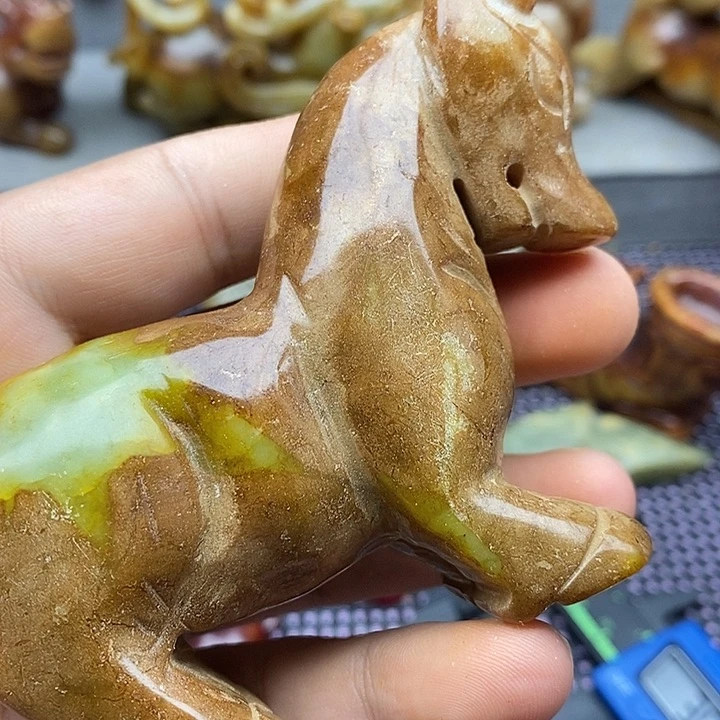 未镶嵌蛇纹石玉颈饰