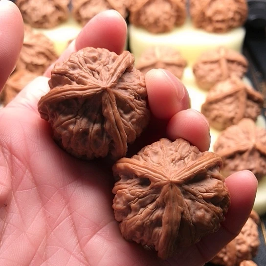 文玩核桃把件虪**齺玉玺三棱