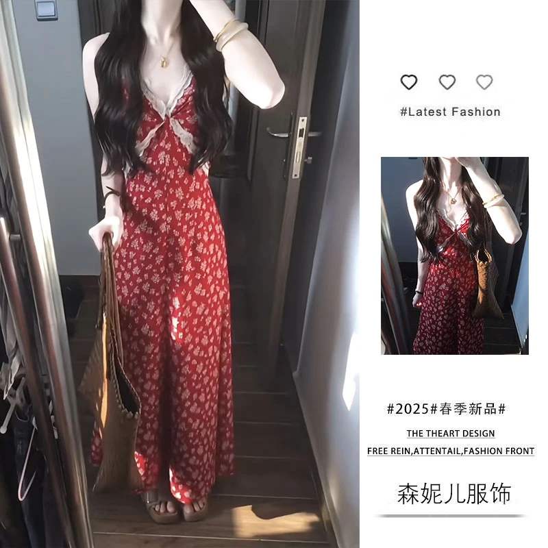 时尚穿搭女2025春季新款法式气质别致百搭显瘦蕾丝吊带碎花连衣裙
