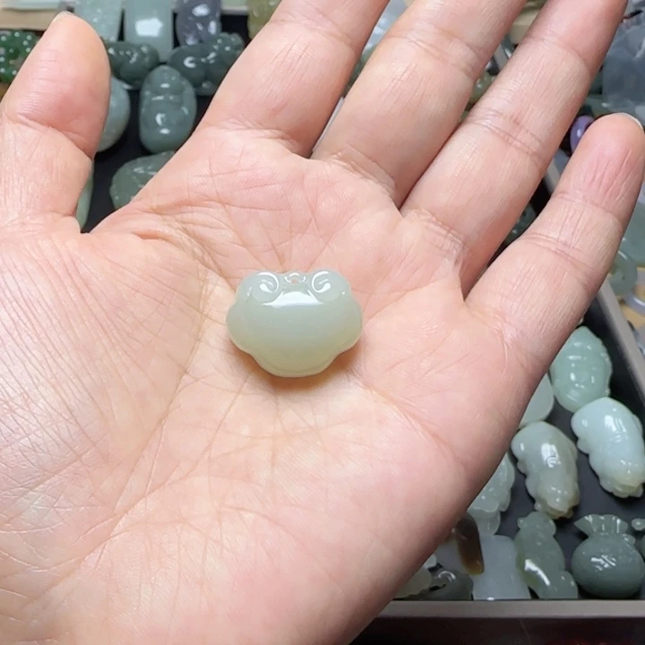 和田玉挂件未镶嵌