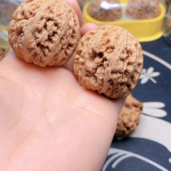 文玩核桃吊坠平谷粗筋