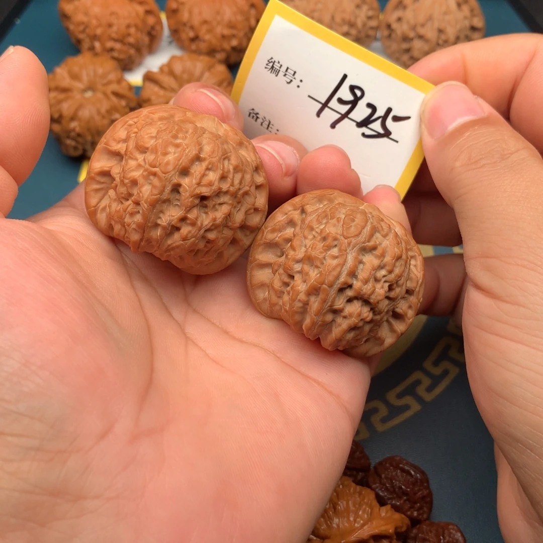 文玩核桃把件42全品血麒麟1925