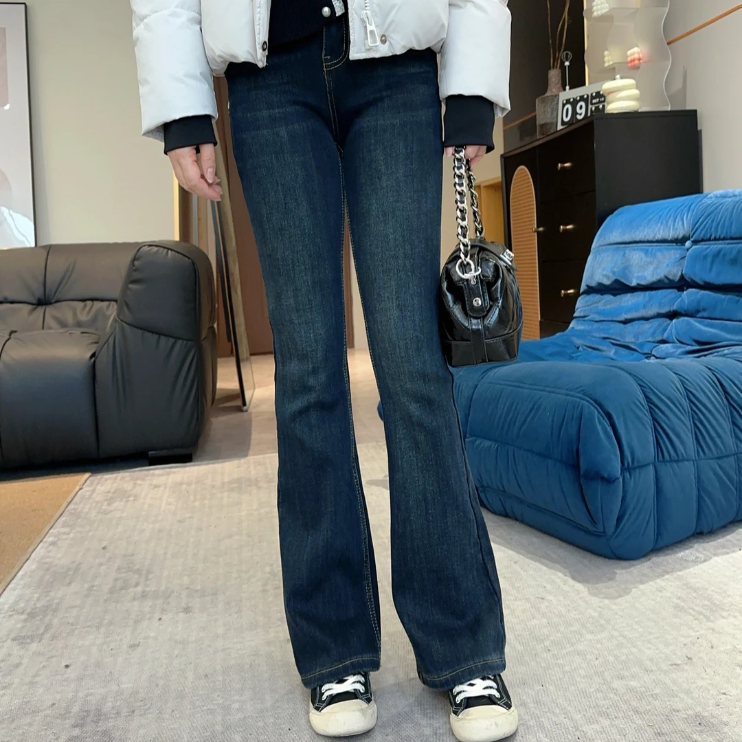 【蓝色微喇】2024冬季新款百搭两粒扣装饰加绒牛仔微喇裤 W025