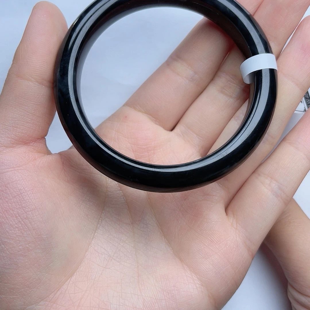 和田玉手镯5758圈口。k k未镶嵌