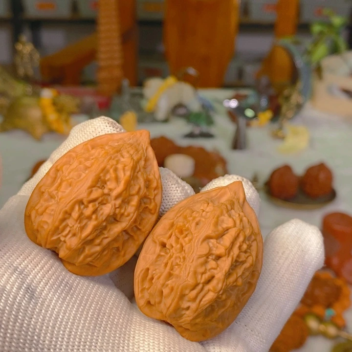 张***生文玩核桃把件鸡心