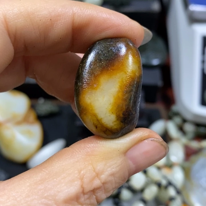 未镶嵌和田玉（糖玉）挂件