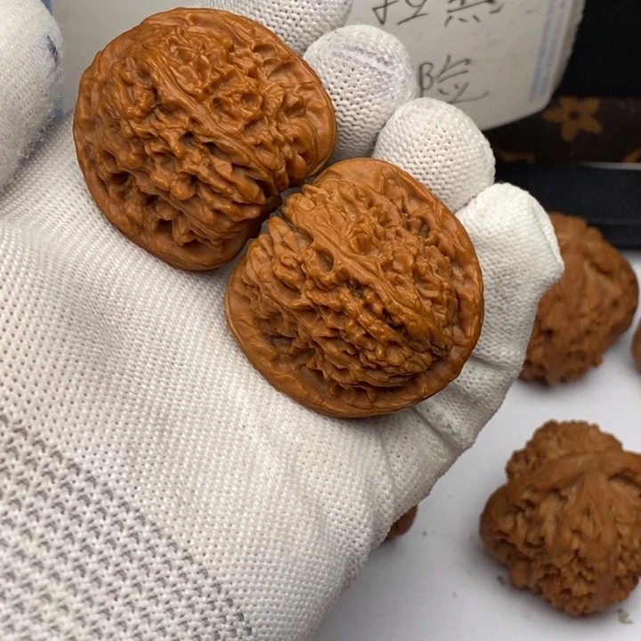 操***户把件文玩核桃南疆石40