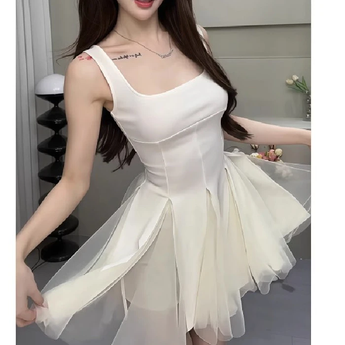 新款白色女短裙显瘦连衣裙收腰初恋网纱蓬蓬裙夏季纯欲风吊带法式