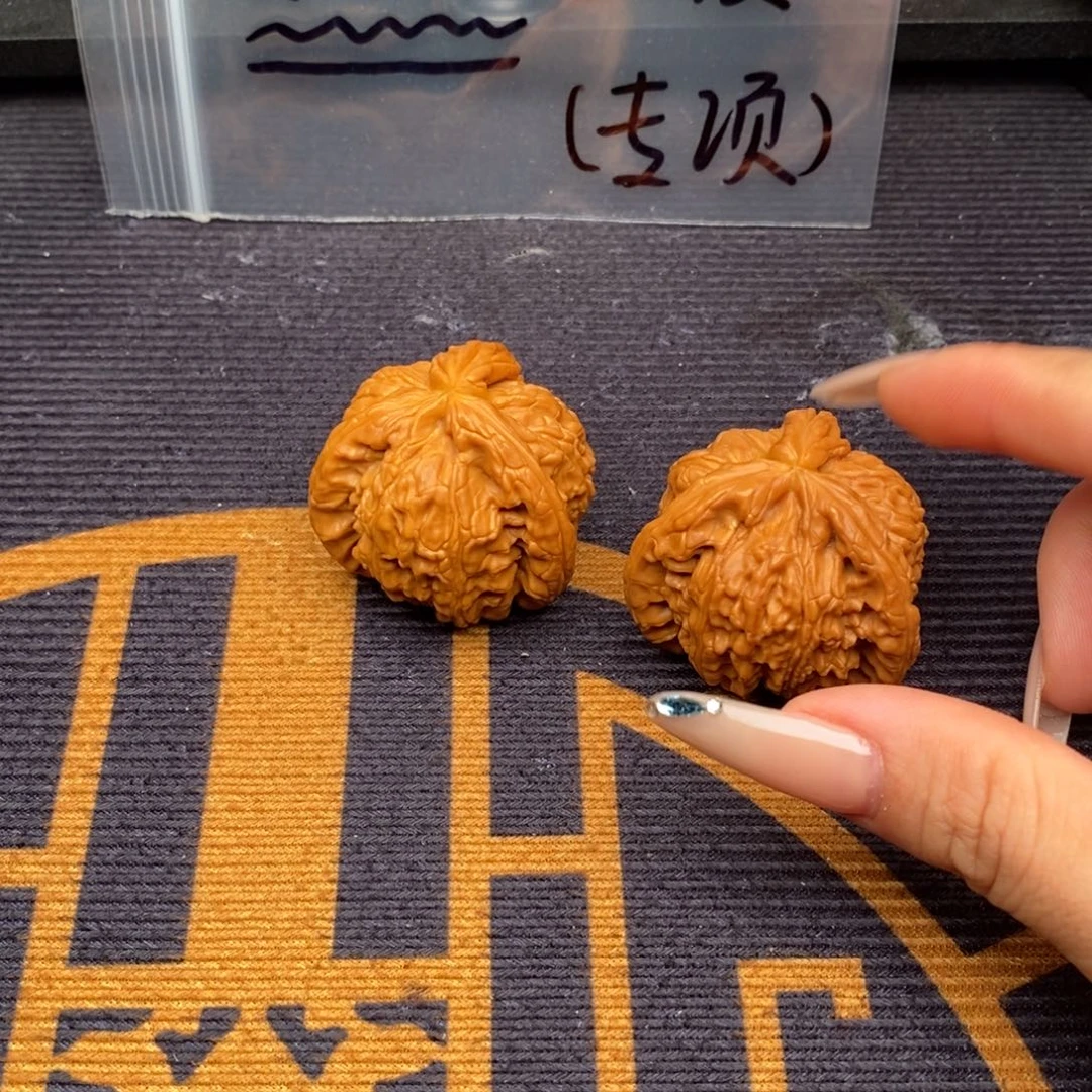 D***r吊坠文玩核桃白狮子
