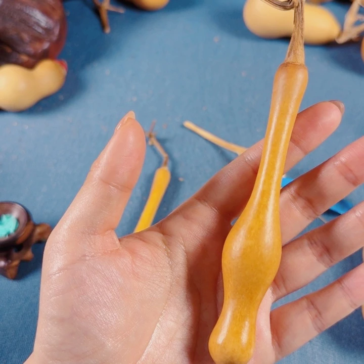 不*凡时尚饰品品牌如图一