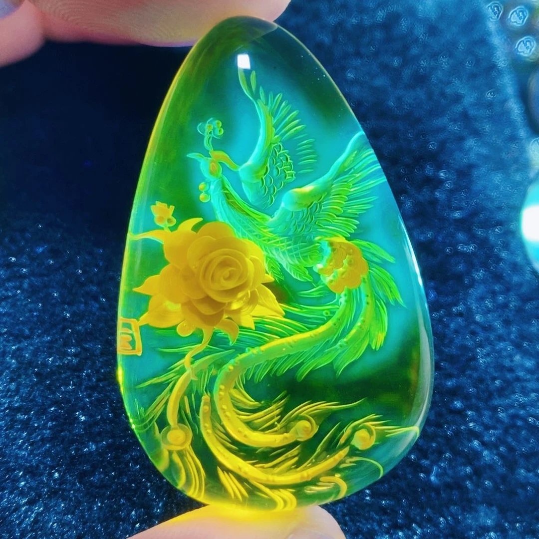 【闪购商品】未镶嵌颈饰金珀琥珀阴雕