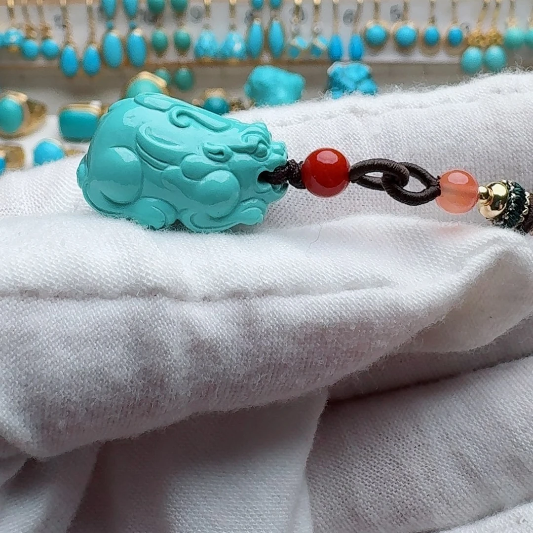 绿松石未镶嵌颈饰