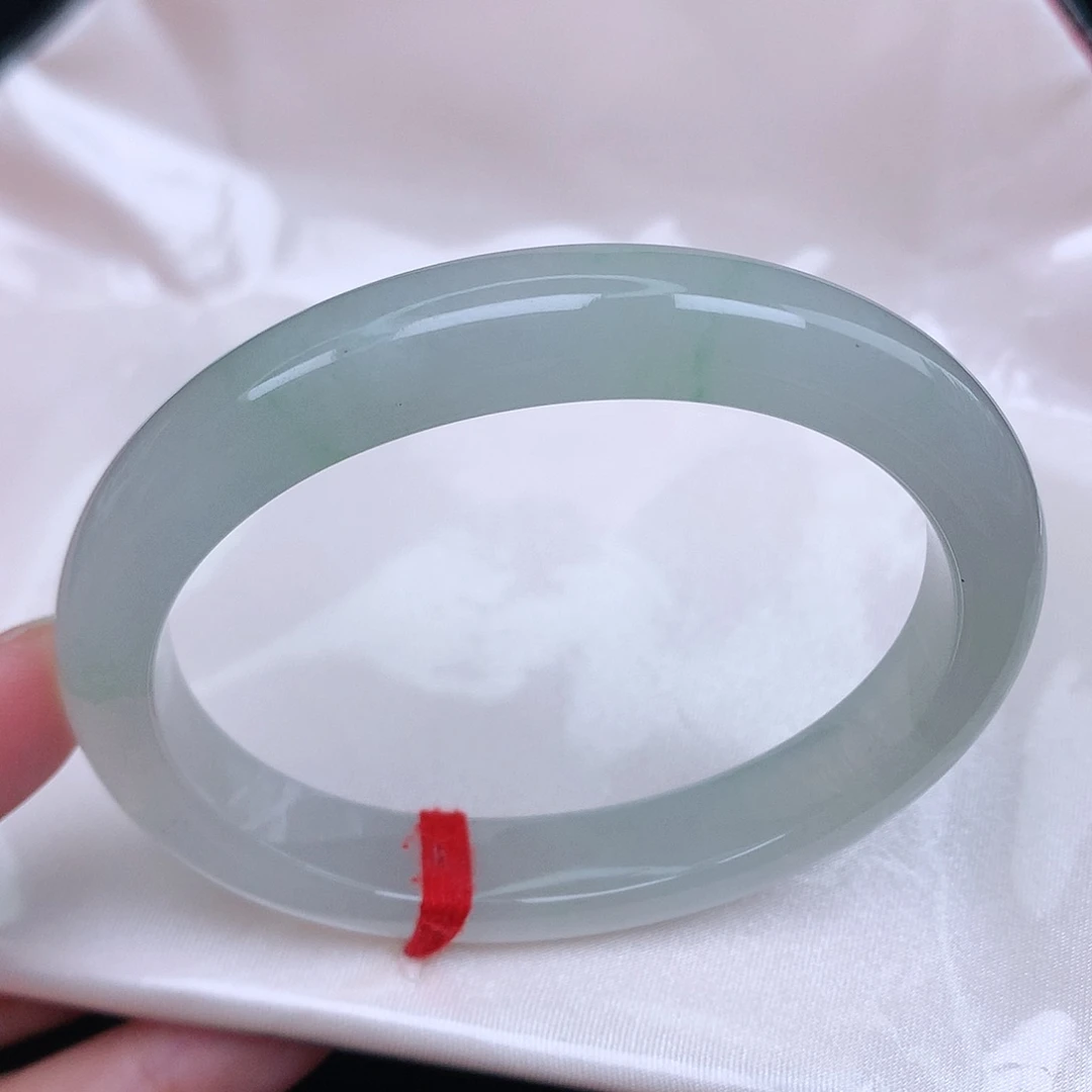 未镶嵌手镯（贵妃镯）翡翠天然